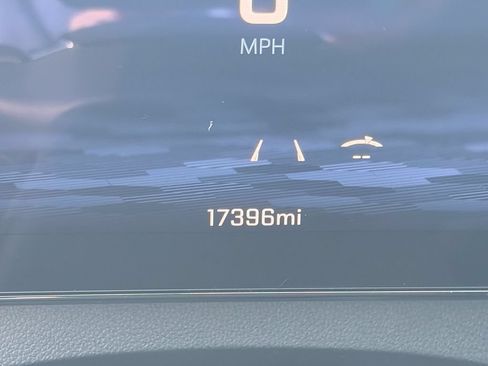 Used 2026 Chevrolet Traverse LT FWD image 19