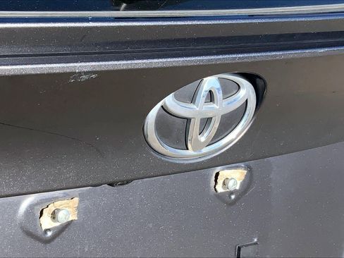 Used 2021 Toyota C-HR XLE image 29