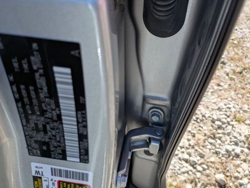 Certified 2024 Toyota Highlander XLE image 27