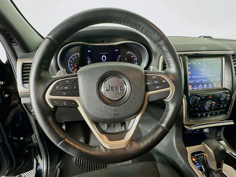 Used 2017 Jeep Grand Cherokee Laredo w/ Quick Order Package 23E image 11