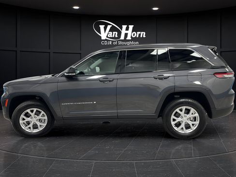 Used 2023 Jeep Grand Cherokee Limited w/ Luxury Tech Group II AWD/4WD image 4
