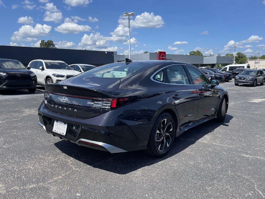 Used 2025 Hyundai Sonata SEL FWD image 3