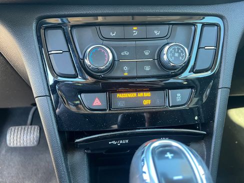 Used 2020 Buick Encore Preferred image 31