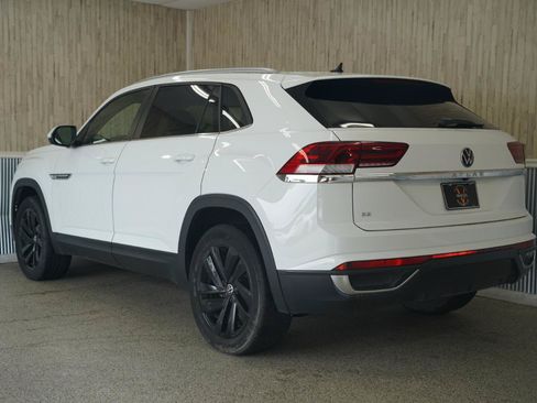 Used 2021 Volkswagen Atlas Cross Sport SE w/ Panoramic Sunroof Package FWD image 7