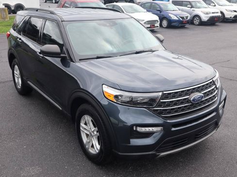 Used 2022 Ford Explorer XLT w/ Equipment Group 202A AWD/4WD image 12