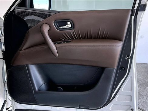 Used 2024 Nissan Armada Platinum w/ Captain's Chairs Package RWD image 20