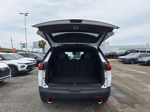Used 2023 Chevrolet Traverse LT FWD image 27