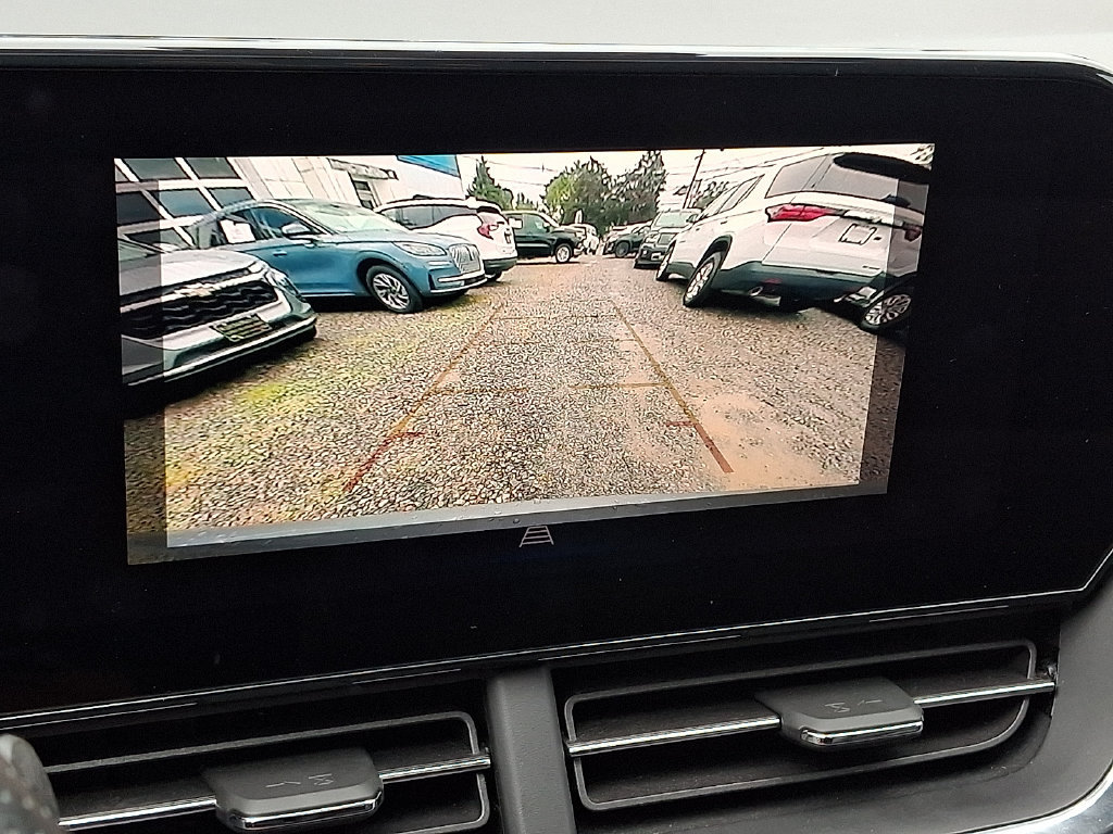 Used 2024 Chevrolet Trax RS w/ Sunroof Package FWD image 18