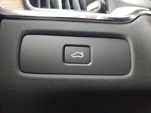 New 2027 Volvo XC60 B5 Plus AWD/4WD image 35