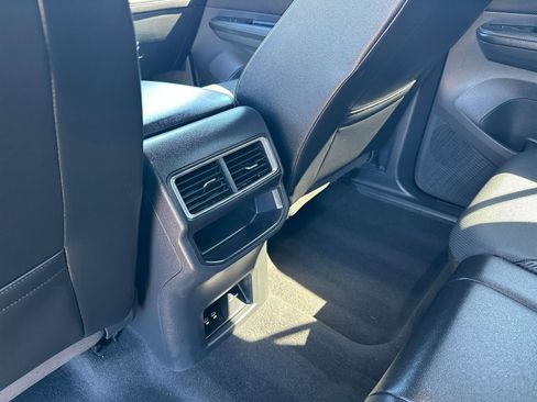 Used 2025 Volkswagen Atlas Cross Sport SE image 24