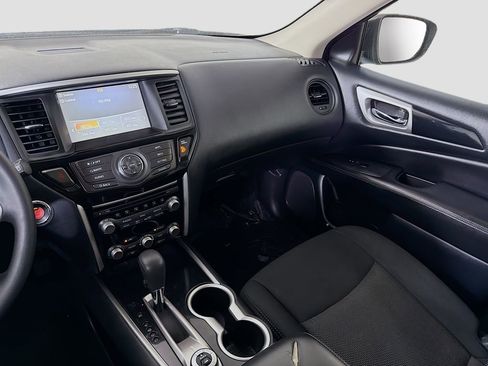 Used 2020 Nissan Pathfinder S AWD/4WD image 22