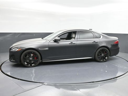 Used 2024 Jaguar XF R-Dynamic SE image 5