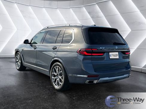 Used 2023 BMW X7 xDrive40i w/ Premium Package image 3