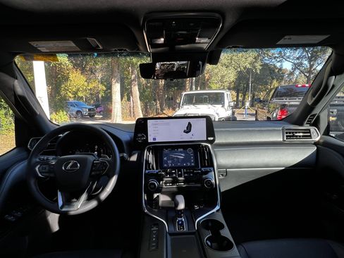 Used 2025 Lexus LX 700h Overtrail image 36