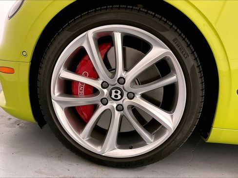 Used 2024 Bentley Continental GT image 17