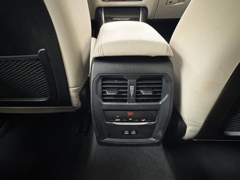 Used 2023 BMW 330i xDrive Sedan w/ Premium Package image 26