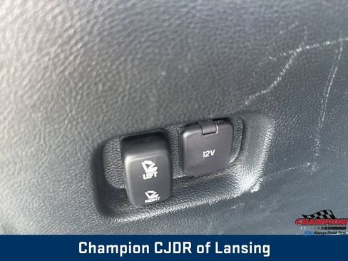 Used 2019 Ford Edge Titanium w/ Equipment Group 301A AWD/4WD image 20