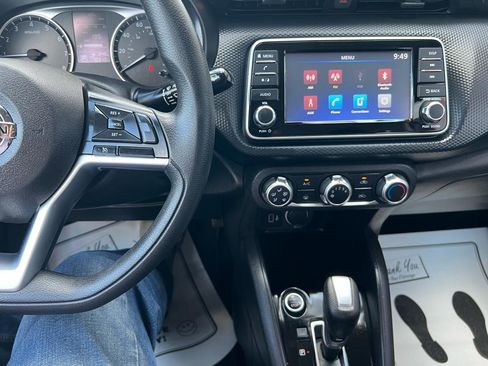 Used 2021 Nissan Kicks S image 21