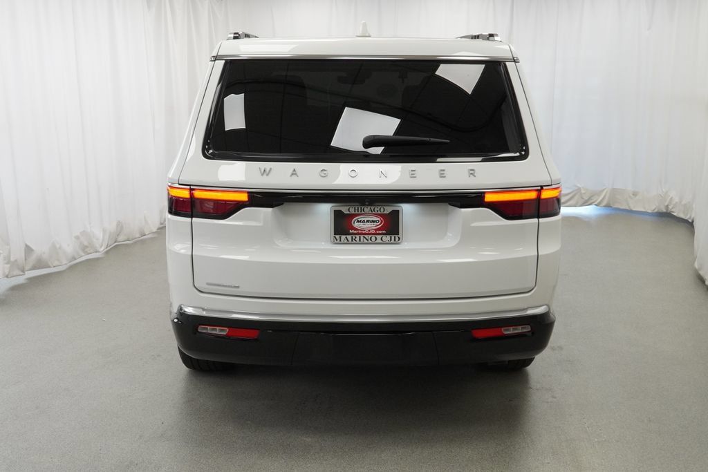 Used 2023 Jeep Wagoneer 4WD w/ Premium Group I image 20