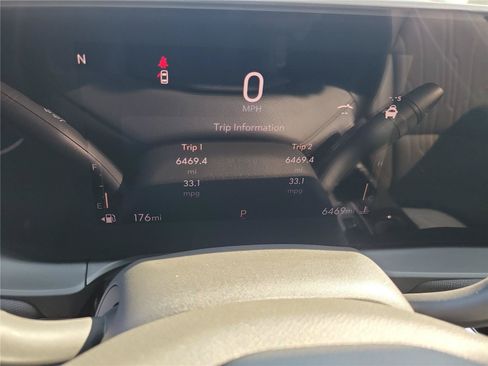 Used 2025 Buick Envista Avenir FWD image 23