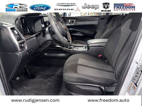 Used 2021 Kia Sorento LX FWD image 10