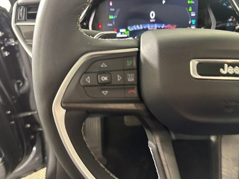 Used 2023 Jeep Grand Cherokee 4WD 4xe image 15