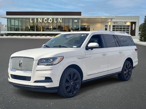 Certified 2023 Lincoln Navigator L Reserve AWD/4WD image 2