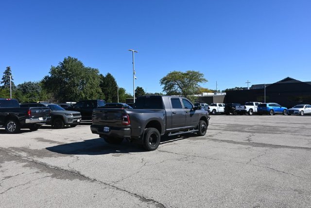 Used 2024 RAM 3500 Laramie w/ Night Edition AWD/4WD image 4