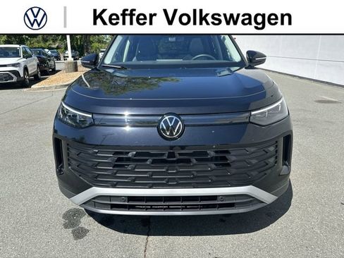 New 2026 Volkswagen Tiguan SE FWD image 8