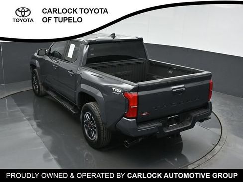 Used 2025 Toyota Tacoma TRD Sport AWD/4WD image 35