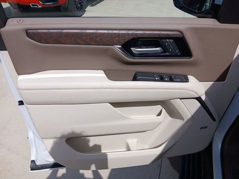 New 2026 GMC Yukon XL Denali w/ Sun & Power Step Package AWD/4WD image 13