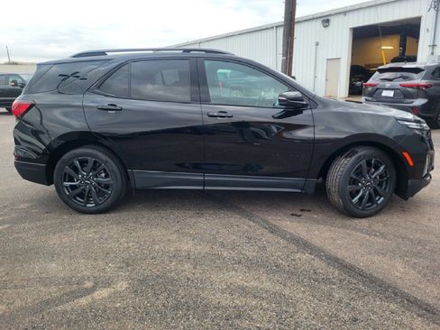 Used 2022 Chevrolet Equinox RS w/ RS Leather Package image 25
