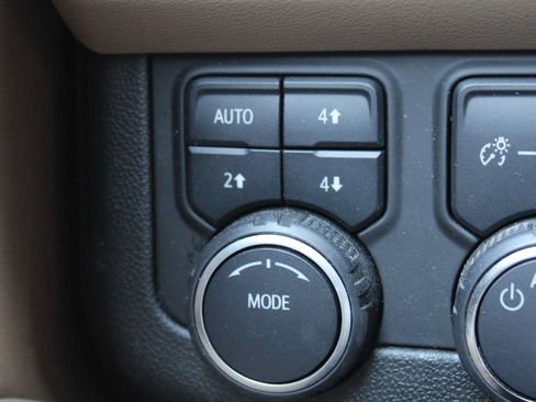 Used 2023 Chevrolet Tahoe Premier AWD/4WD image 14