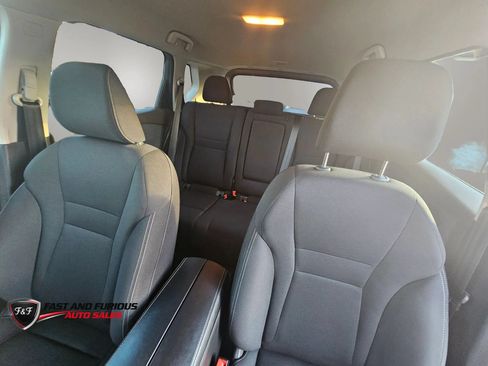 Used 2023 Nissan Rogue S AWD/4WD image 27