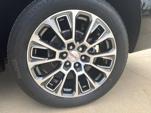 New 2026 GMC Yukon XL Denali w/ Advanced Technology Package AWD/4WD image 28