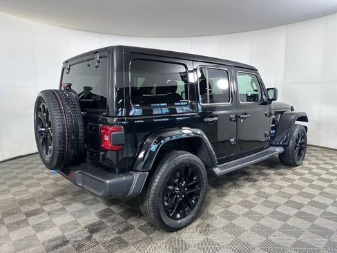 Used 2022 Jeep Wrangler Unlimited Sahara w/ Cold Weather Group image 3