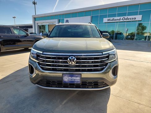 New 2026 Volkswagen Atlas SE image 2