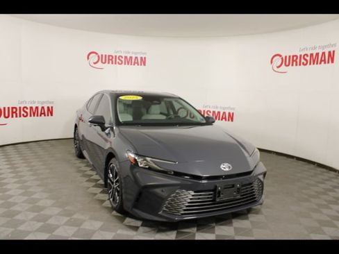 Used 2025 Toyota Camry XLE w/ Premium Plus Package AWD/4WD image 12