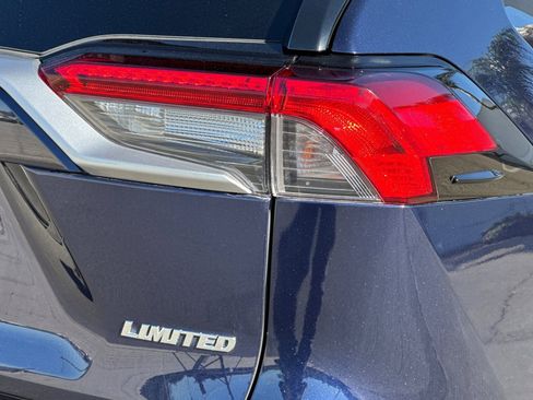 Used 2020 Toyota RAV4 Limited image 26