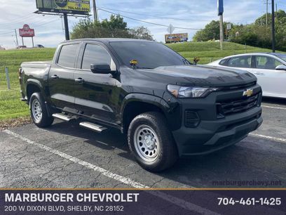 Used 2025 Chevrolet Colorado W/T w/ Advanced Trailering Package
