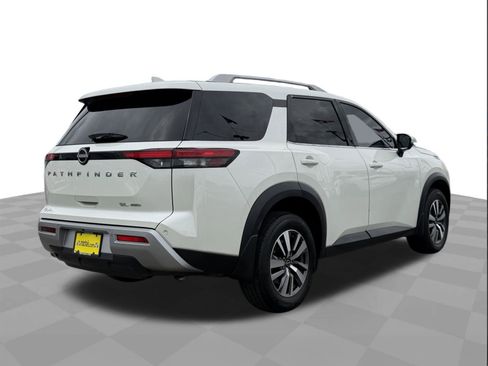 Used 2024 Nissan Pathfinder SL AWD/4WD image 5