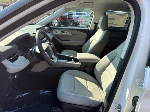 New 2026 Ford Explorer Active w/ Active Comfort Package RWD image 12