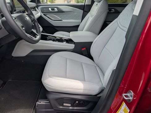 New 2026 Ford Explorer Platinum w/ LUX Leather Package AWD/4WD image 9