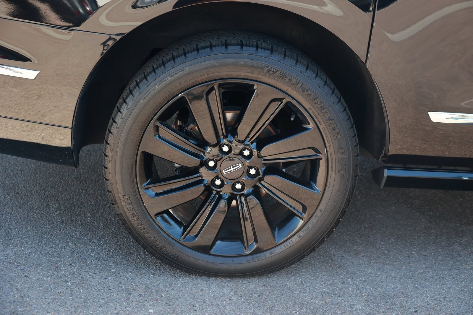 Used 2024 Lincoln Navigator L Reserve AWD/4WD image 11