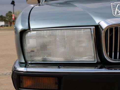 Used 1990 Jaguar XJ Vanden Plas RWD image 35