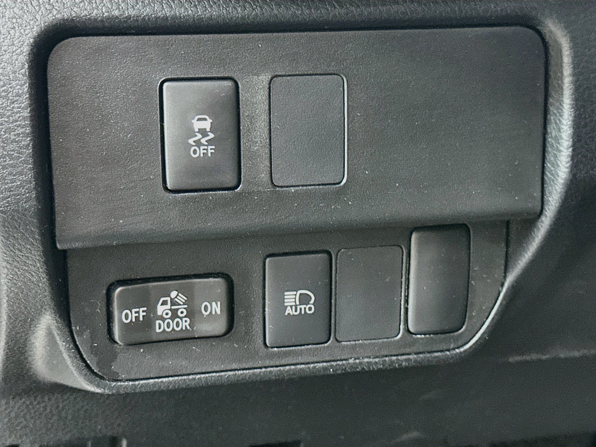 Used 2023 Toyota Tacoma SR5 RWD image 17
