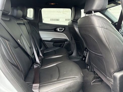 Used 2024 Jeep Compass Limited image 14