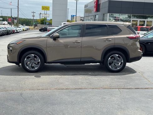 Certified 2025 Nissan Rogue SV FWD image 6