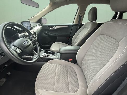 Used 2020 Ford Escape SE image 15