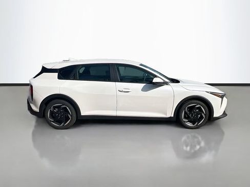 New 2026 Kia K4 EX FWD image 8